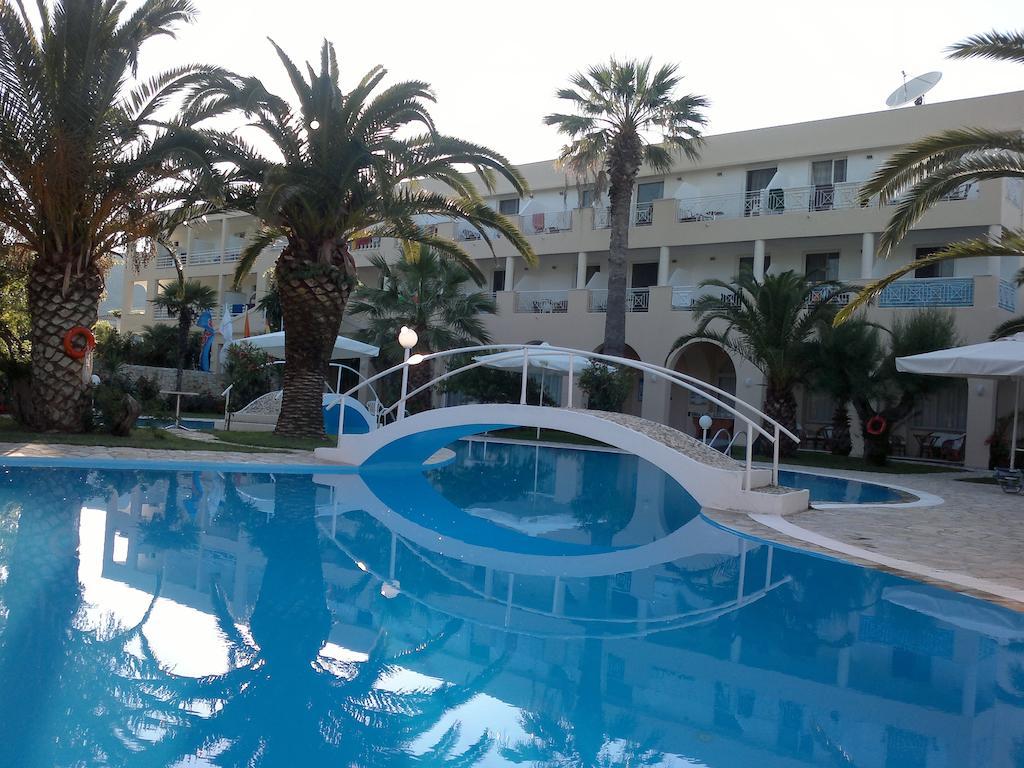 Three Stars Beach Hotel Мораитика Экстерьер фото