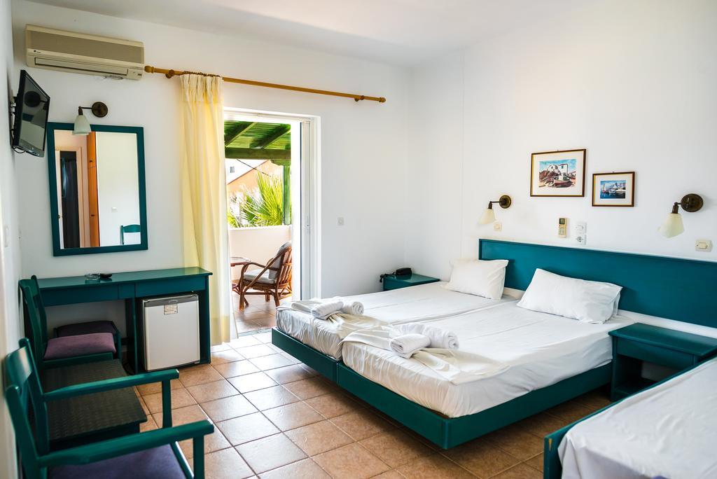 Three Stars Beach Hotel Мораитика Экстерьер фото